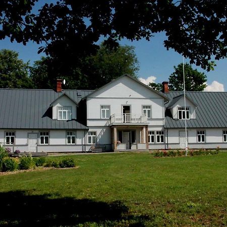 Meke Hotel Mustkalni Екстериор снимка