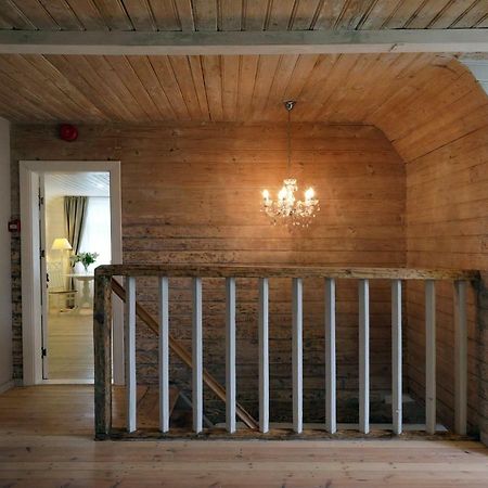 Meke Hotel Mustkalni Екстериор снимка