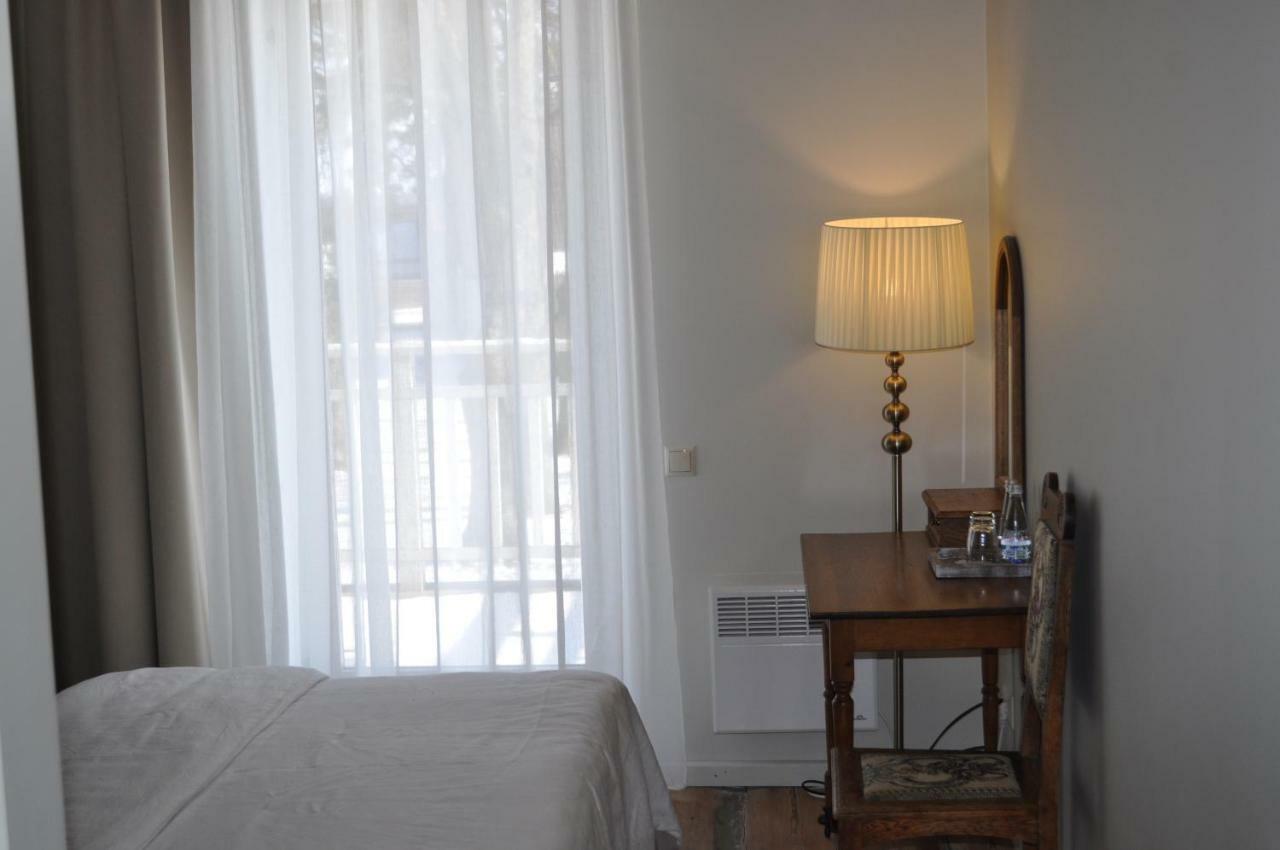 Meke Hotel Mustkalni Екстериор снимка