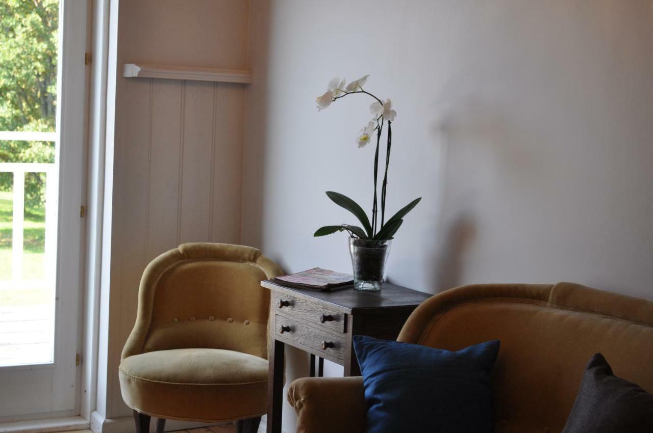 Meke Hotel Mustkalni Екстериор снимка