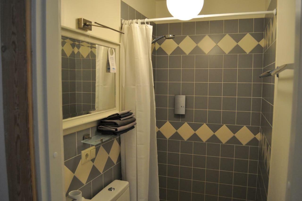 Meke Hotel Mustkalni Екстериор снимка