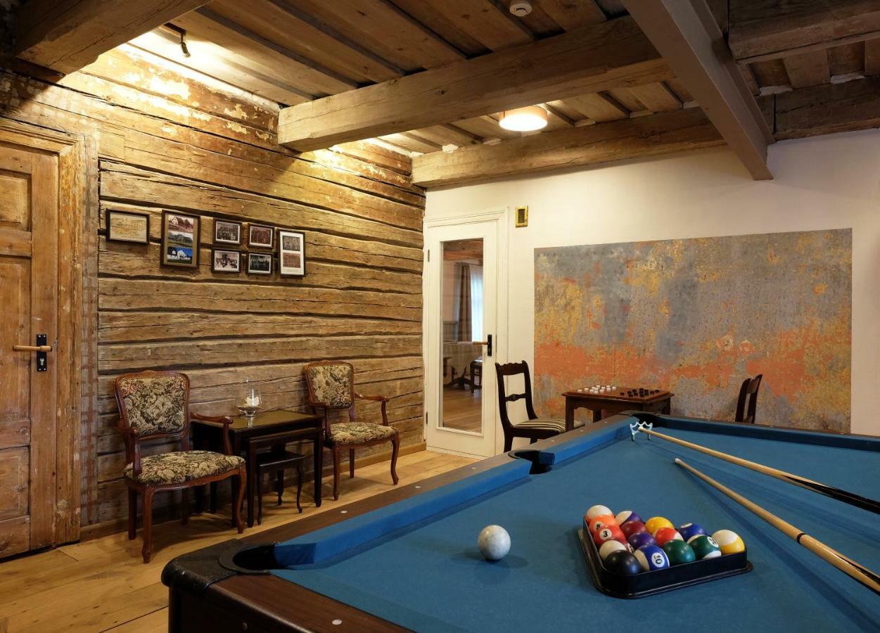 Meke Hotel Mustkalni Екстериор снимка